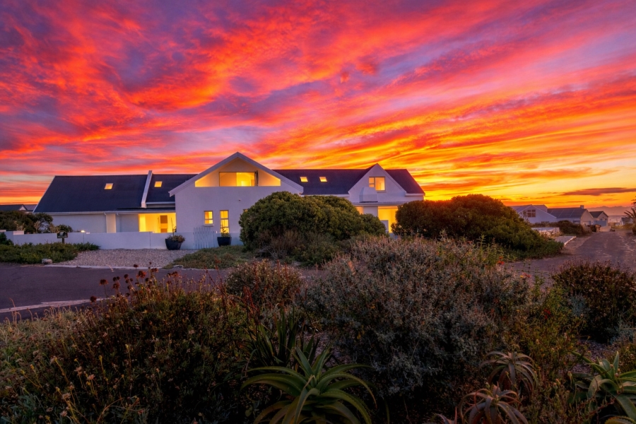 5 Bedroom Property for Sale in Grotto Bay Western Cape